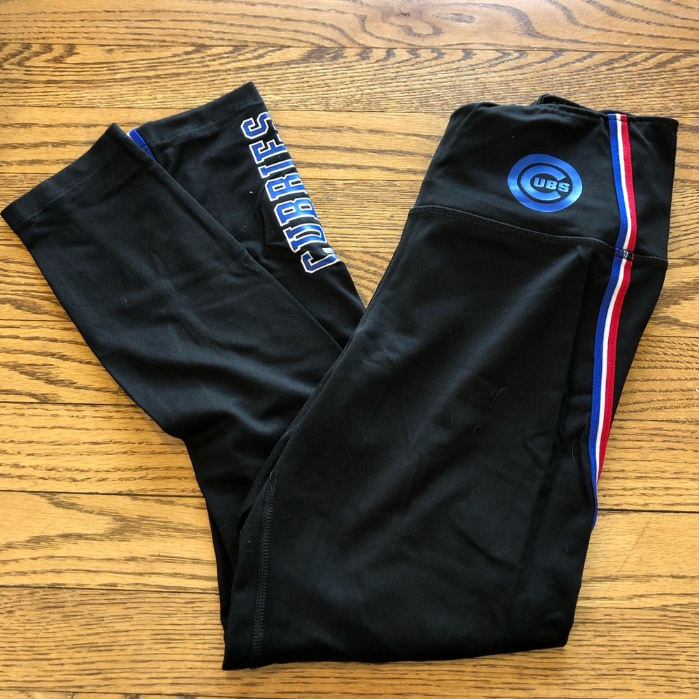 PINK VS Ultimate Leggings Chicago Cubs